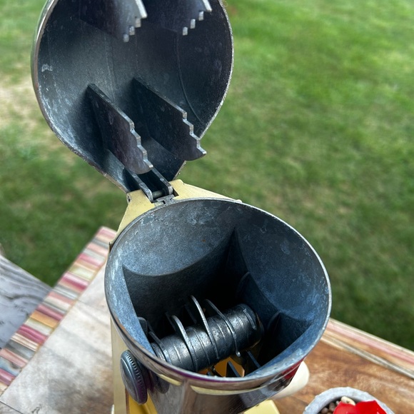 Vintage 1930s enamel & chrome ice-o- mat ice crusher Rival Mfg. Co. Kansas City - Picture 9 of 14